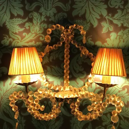 St Peter Boutique Music 2* روما
